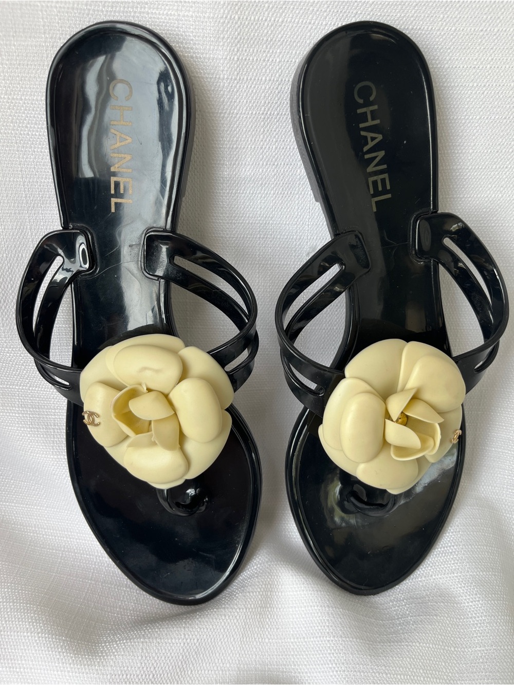 CHANEL Black Jelly Sandals with Cream Camellia Accent - Picture 2 of 7